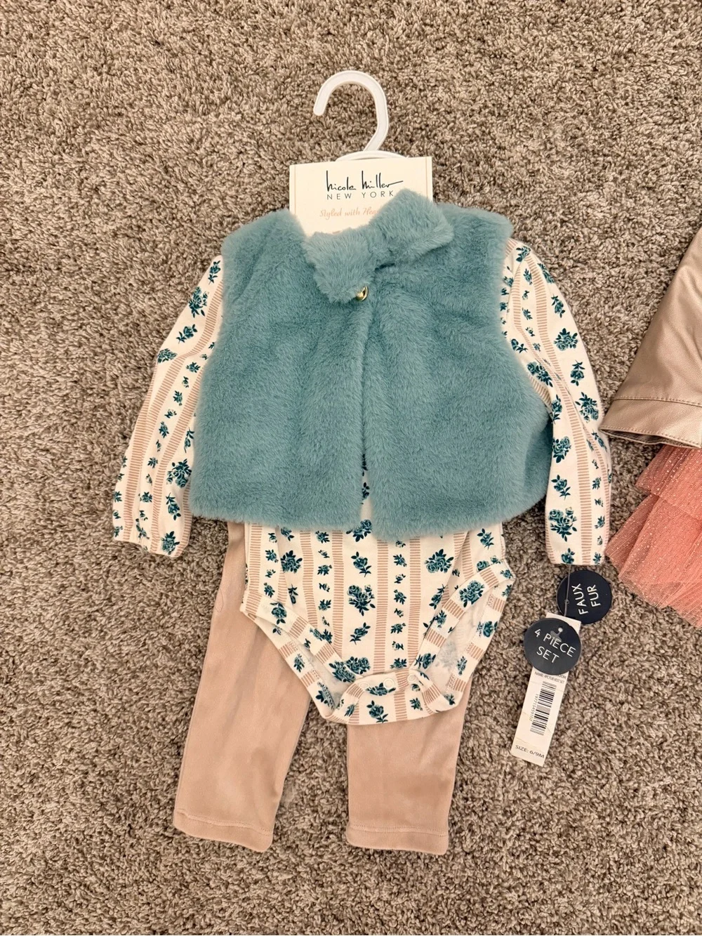 Nicole Miller New York Teal Faux Fur Vest & Floral Bodysuit Set